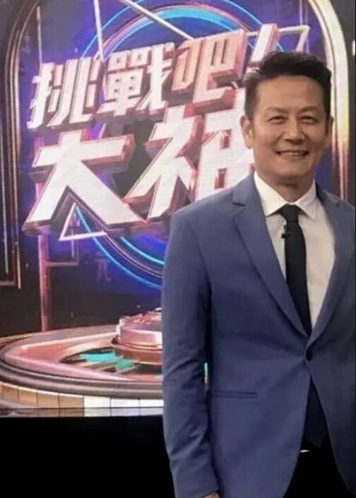 兄妹无套乱伦哥哥不懂怜香惜玉掐着妹妹脖子肆意内射白虎逼 - 色TV海报